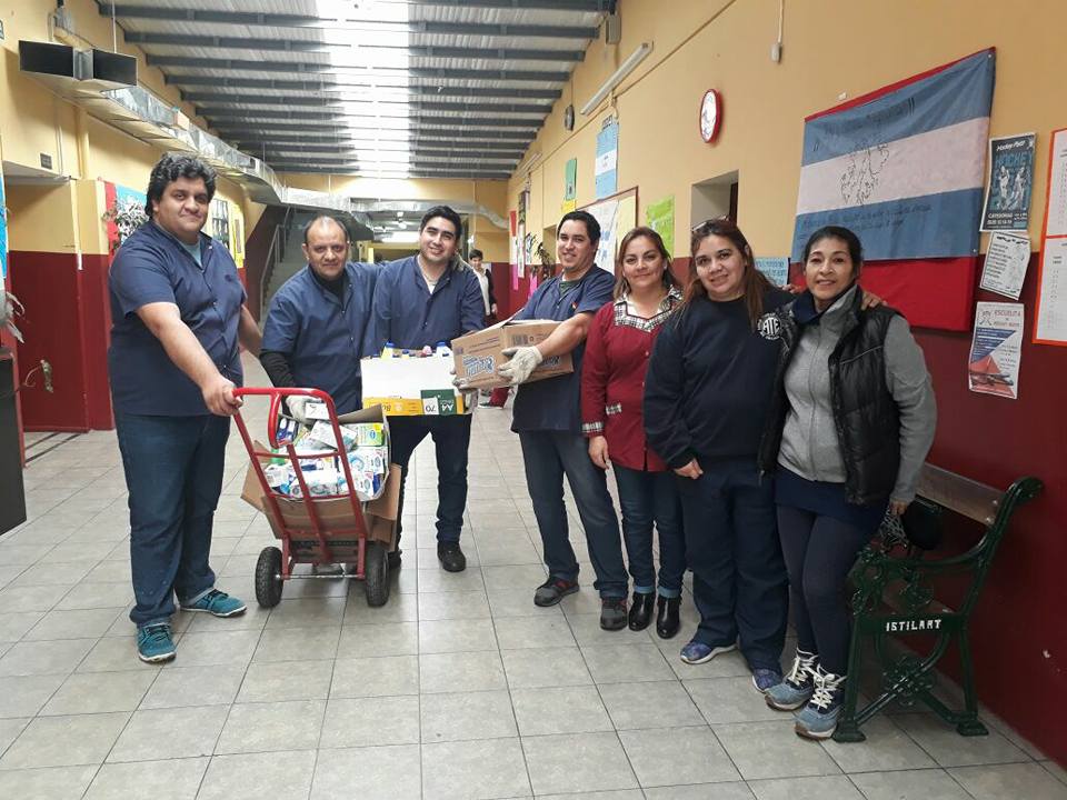 ATE recibió donaciones de parte de la comunidad educativa del Colegio EMEI.