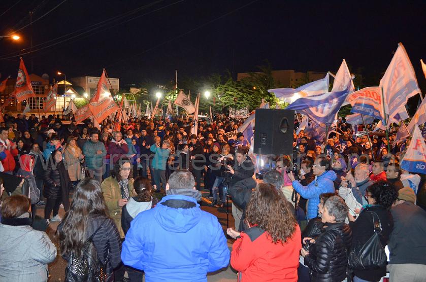 En Río Grande hubo una importante concentración y posterior movilización en rechazo al 2x1 de la Suprema Corte de Justicia de la Nación. 