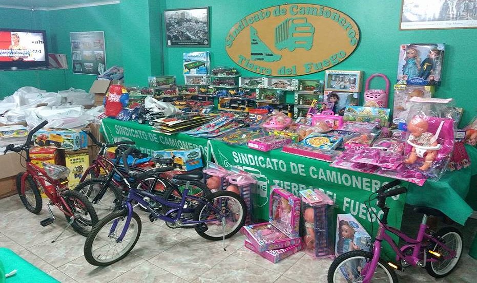 Desde este martes 8 de agosto, Camioneros realiza la entrega de juguetes por el Día del Niño. 