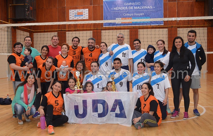 La Dirección Provincial de Educación Física y la Escuela Especial N° 2, disputaron la final del torneo de vóley organizado por al UDA.