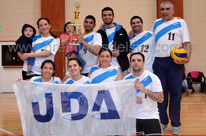 La Dirección Provincial de Educación Física, campeones del torneo de vóley organizado por la UDA. 