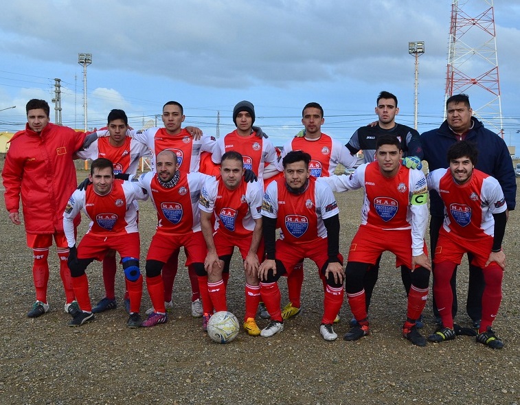 Equipo de Petroquímico que con la conducción de Andrés Quesada clasificó a semifinales en la Liga de Fútbol de Río Grande. 