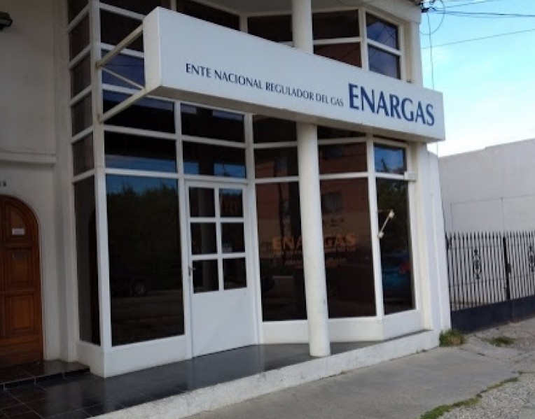 “Queremos garantizar, no sólo las condiciones dignas de trabajo, sino la seguridad de toda la comunidad educativa”, expresaron desde el SUTEF, luego de la presentación realizada en el ENARGAS.