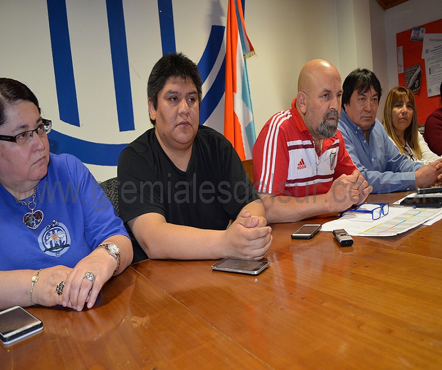 “Si la Gobernadora ratifica los dichos de Labroca, habrá un quiebre en las relaciones”, subrayó el Secretario General de la seccional Río Grande de ATE.