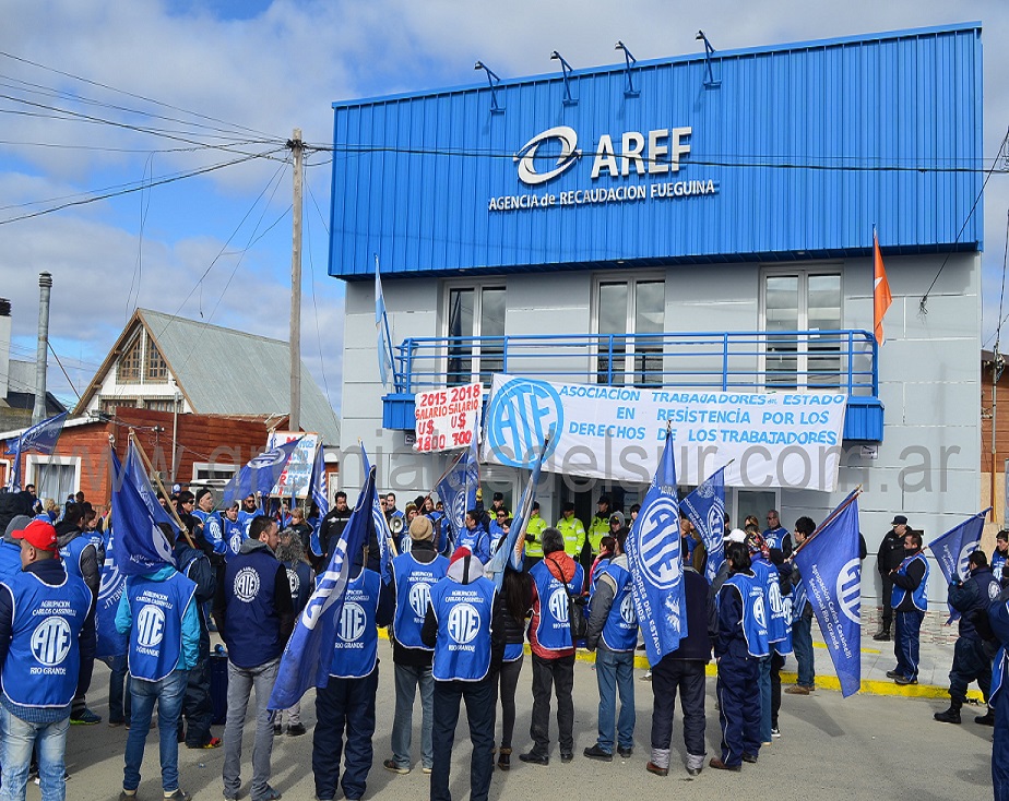 “Una vez más subestiman a más de 20.000 trabajadores estatales, incluidos los compañeros jubilados”, remarcó ATE Río Grande en un comunicado de prensa.