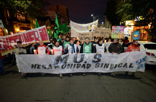 La Mesa de Unidad Sindical llevó a cabo una movilización por sectores céntricos de la ciudad de Río Gallegos.