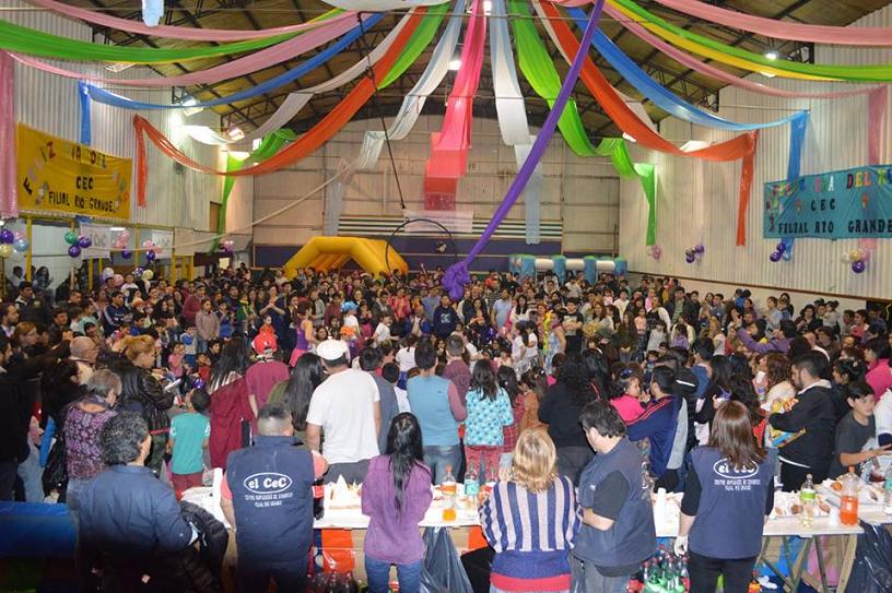 Más de 700 chicos recibieron sus regalos en el festejo por el Día del Niño que organizó el CEC de Río Grande.