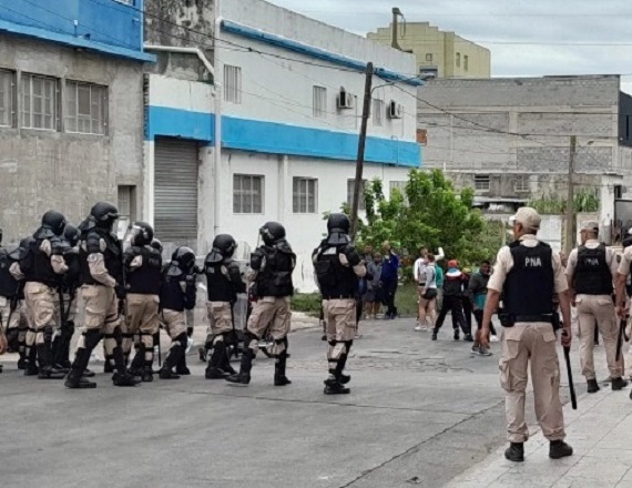 Prefectura reprimió a trabajadores del frigorífico La Bella en Mar del Plata