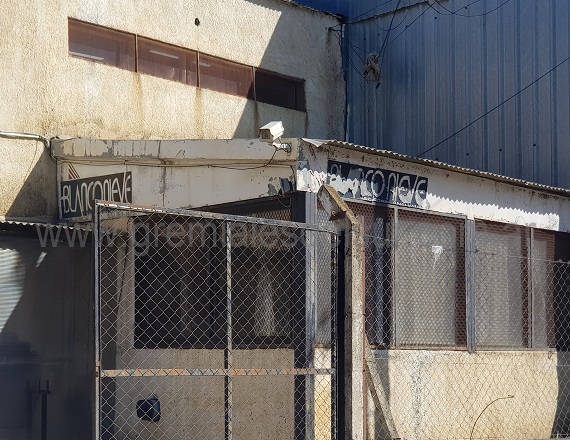 Trabajadores de Blanco Nieve venden sábanas para pagar sus propios salariaos 