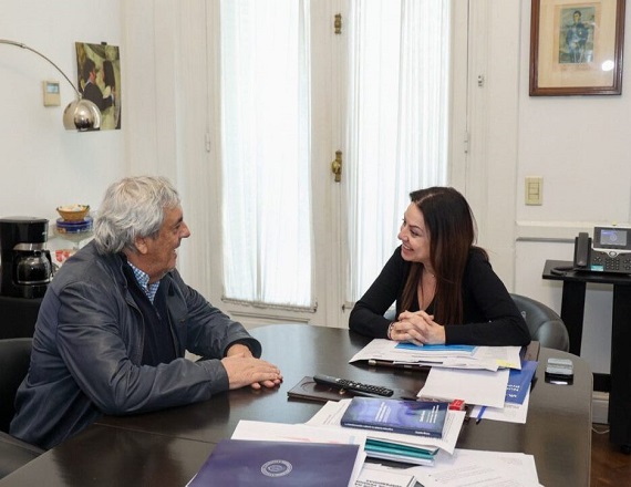 Gremio docente abre diálogo con el Gobierno y defiende la agenda del sector