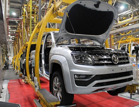 La producción de autos cayó más de 20% en noviembre y las exportaciones siguen en baja