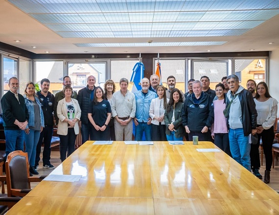 Respaldo sindical y político al Gobierno de Tierra del Fuego frente a la intervención del Puerto de Ushuaia 