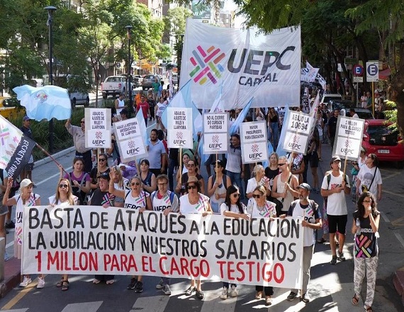 La UEPC rechazó la segunda oferta salarial y lanzó un paro docente por 48 horas