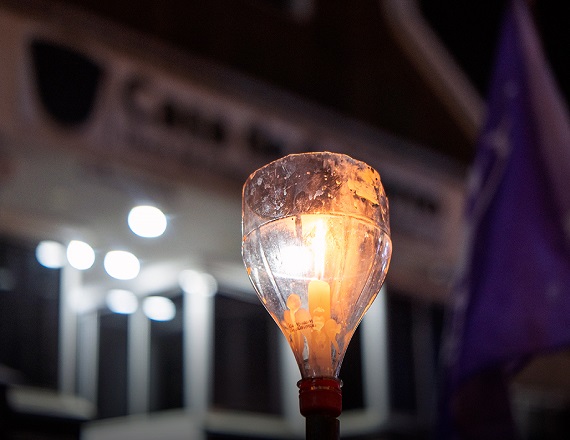 Marcha de antorchas y paro de docentes de Tierra del Fuego 