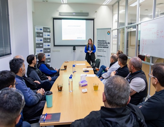 Capacitación en prevención de violencia laboral en la empresa Midea Carrier 