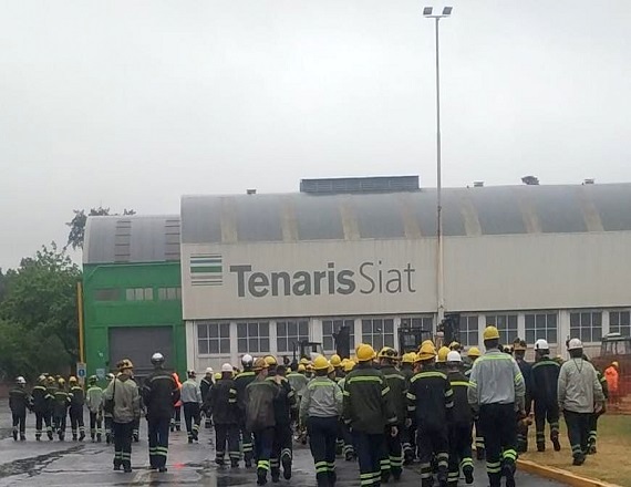 Techint despidió a 150 trabajadores de su planta de Valentín Alsina 