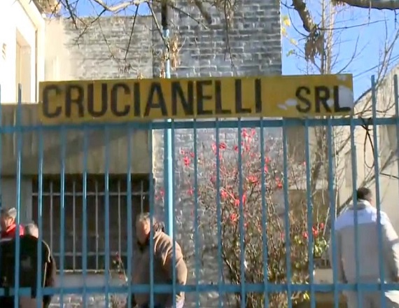 Cerró Crucianelli y 20 familias quedaron en la calle