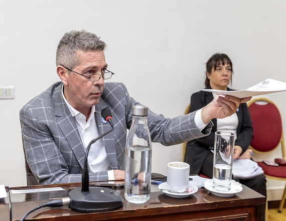 Löffler impulsa un régimen jubilatorio especial para trabajadores de la salud