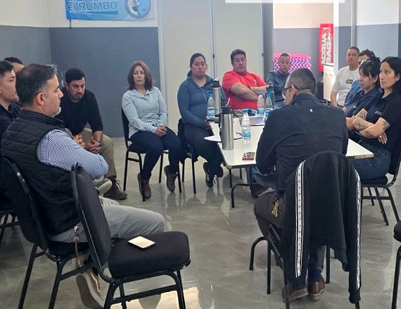 Petroleros Jerárquicos realizó asambleas informativas con trabajadores de Brest y Clear