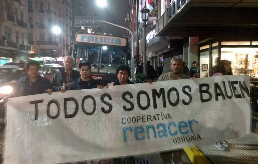 Trabajadores de la Cooperativa Renacer de la ciudad de Ushuaia, llevaron la solidaridad a los trabajadores del Hotel BAUEN. 