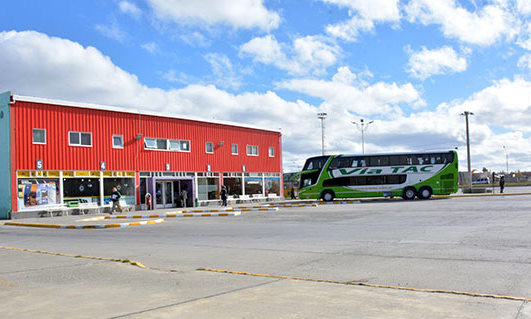 Desde ayer por la mañana en la terminal de ómnibus de Río Gallegos los viajes de larga distancia se encuentran cancelados.
