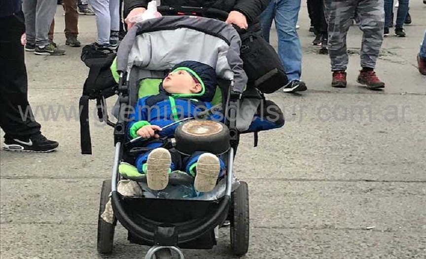 Cacerolazo en Río Grande contra la reforma jubilatoria.