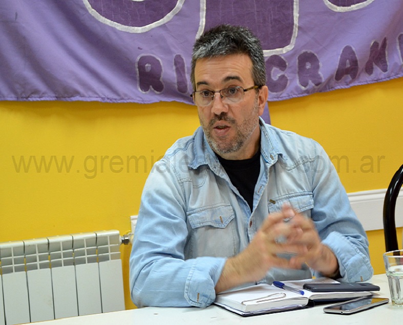 “Es una barbaridad administrativa, pero políticamente los coloca en el lugar que tienen, el Gobierno de Bertone-Arcando es un Gobierno fascista, autoritario y antipopular
