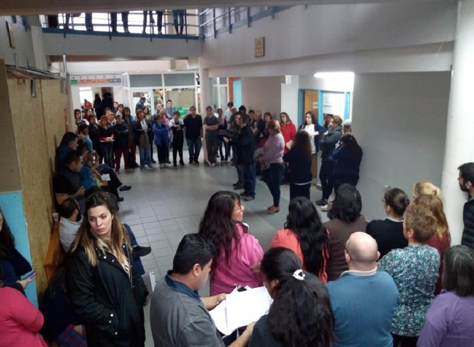 Los trabajadores del Hospital de Río Grande resolvieron por mayoría, aceptar la propuesta de Gobierno. Foto: criticasur.com.ar 