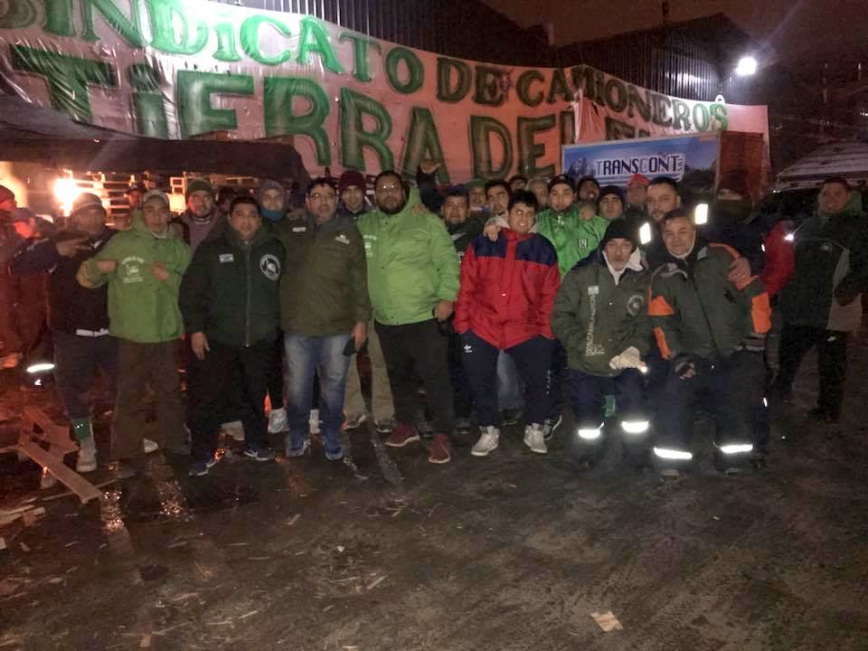 Pedro Abel Velásquez estuvo desde la medianoche al frente de las acciones gremiales de Camioneros en Río Grande.