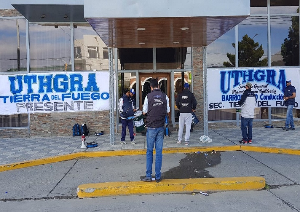 Desde la entidad sindical advirtieron que si en las próximas horas no se resuelve el conflicto y no se abona lo adeudado a los 16 trabajadores afectados, las medidas serán más duras. Foto: fmartika.com.ar.