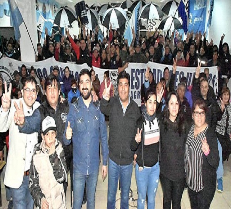 “Queríamos darle un marco adecuado a este cierre, y después la gente decidirá el domingo, que es lo que quiere para Camarones”, expresó Daniel Currumil.