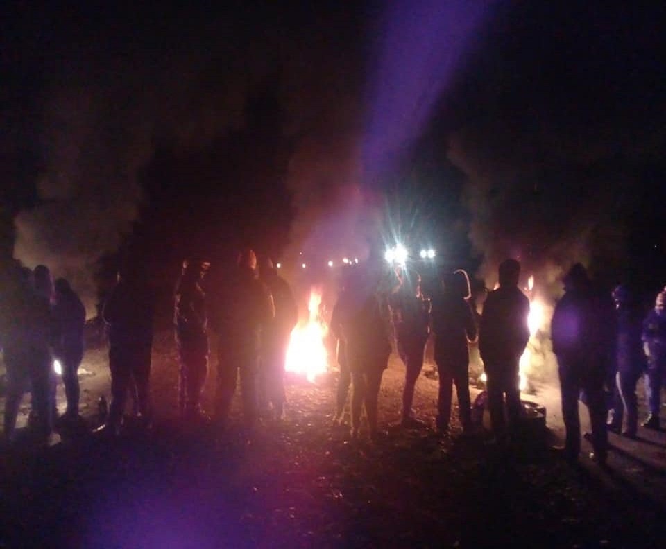 Alrededor de 150 efectivos de desplegaron en la zona con intención de reprimir y desalojar a los trabajadores estatales. 