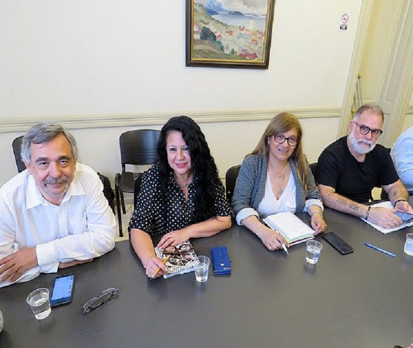 “Nuestro sector sigue siendo discriminado ya que este bono se le otorgó al conjunto de los trabajadores estatales dependientes de la administración nacional”, destacaron desde la CONADU Histórica.