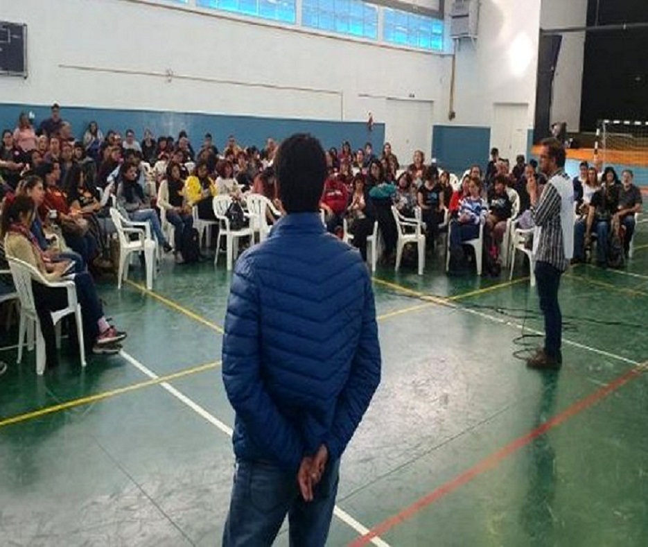 “ATECh ha resuelto dar continuidad al Plan de Lucha que se iniciara con asambleas escolares, y convocar a paro provincial de los Trabajadores de la Educación de 144 horas desde la 0 hora del día lunes 07 de octubre