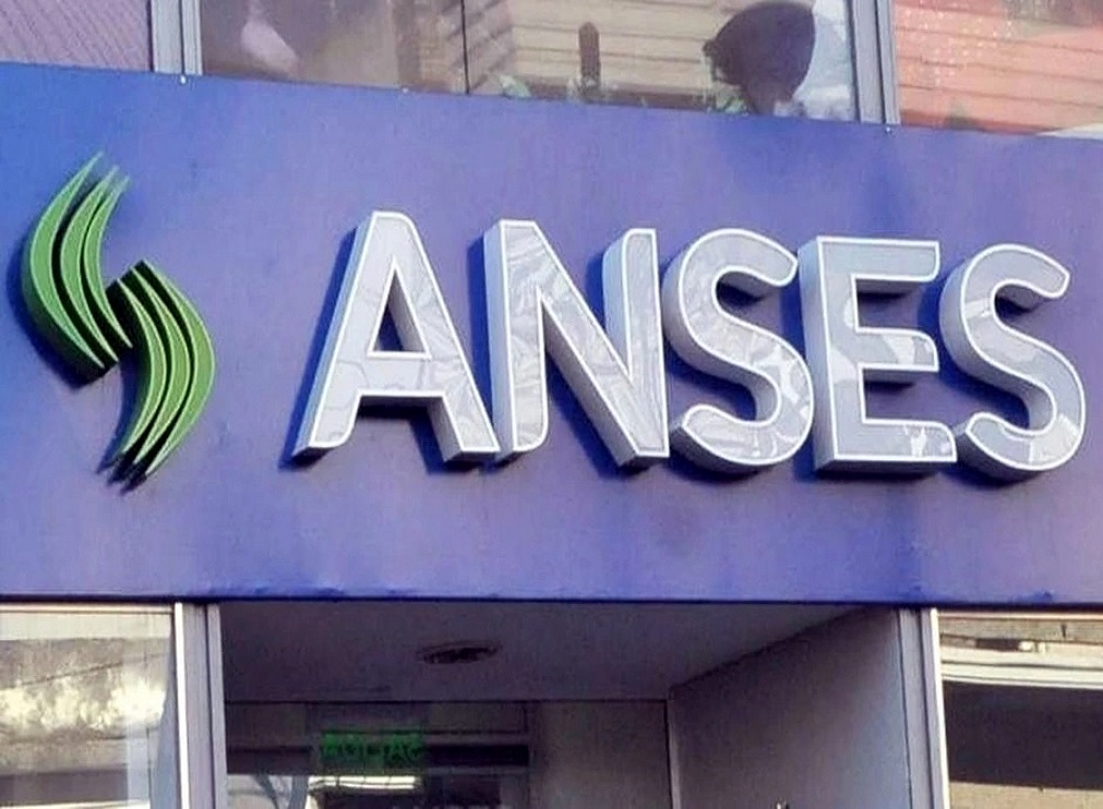 El tiempo o plazo de cobro de este beneficio depende de la antigüedad que registre el trabajador en el último empleo, puede percibirlo entre 2 y 12 meses como máximo.