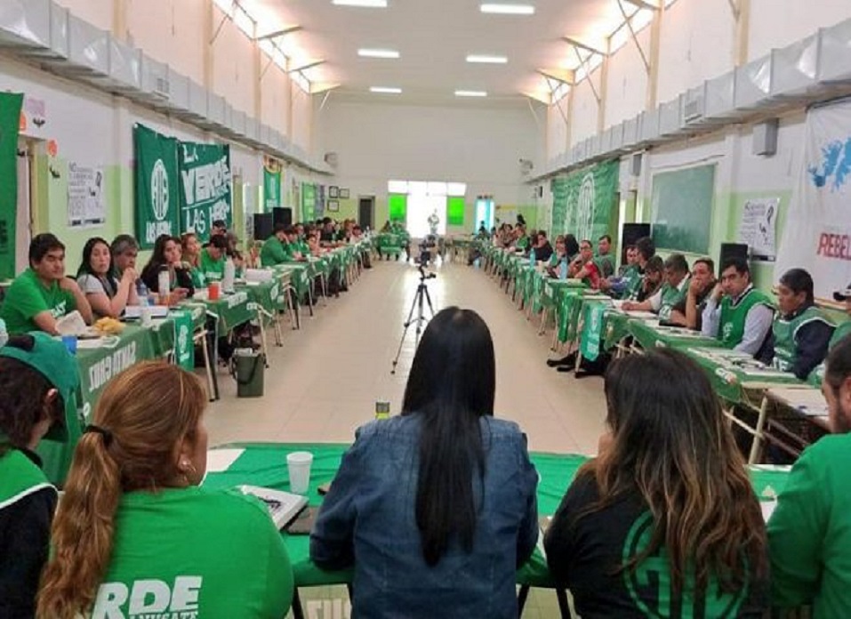 Dividido en 4 Comisiones, los más de 150 dirigentes debatieron la organización de los trabajadores municipales, afiliaciones, Convenios Colectivos de Trabajo, salario, paritarias y políticas públicas municipales.