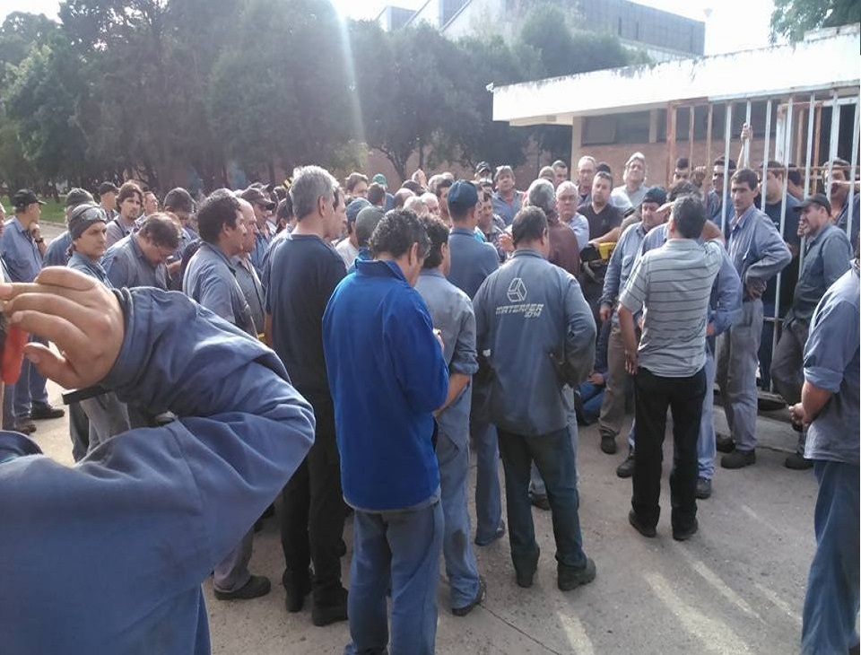 Trabajadores de Material Ferroviario S.A. (Materfer) decidieron realizar nuevamente una toma pacífica de la fábrica ubicada en Ferreyra.
