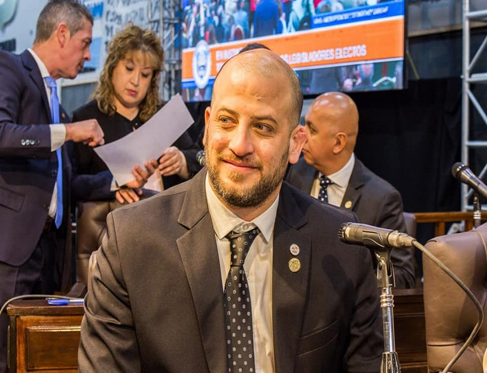 Emmanuel Trentino, Secretario General de UTEDYC, asumió como Legislador provincial. 