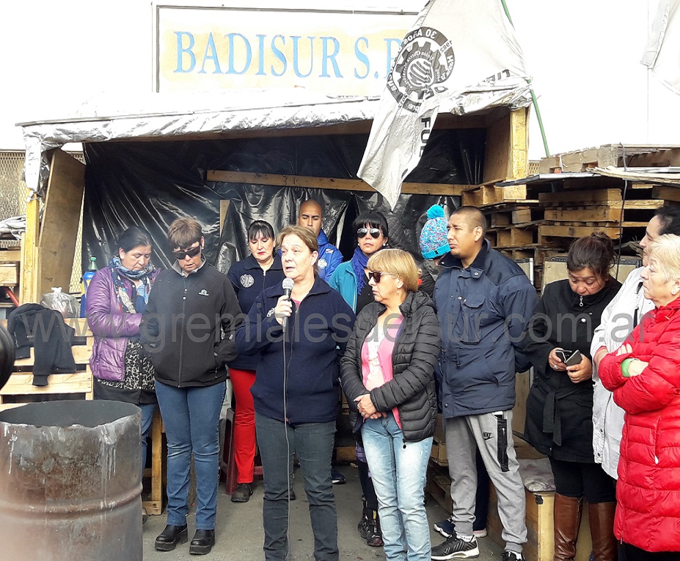 Tras semanas de ocupación, los trabajadores desalojaron la empresa BADISUR. 