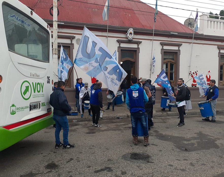 Acompañados por la UTA, los trabajadores de Maxia se manifestarán en la sede de la empresa luego de realizar los primeros recorridos.