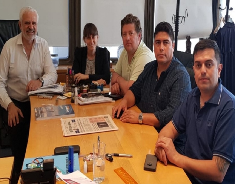 Dirigentes de Petroleros Privados de Santa Cruz, encabezados por Claudio Vidal, lograron garantizar los puestos de trabajo del personal y contratistas que en la actualidad se desempeñaban para la empresa Roch. 