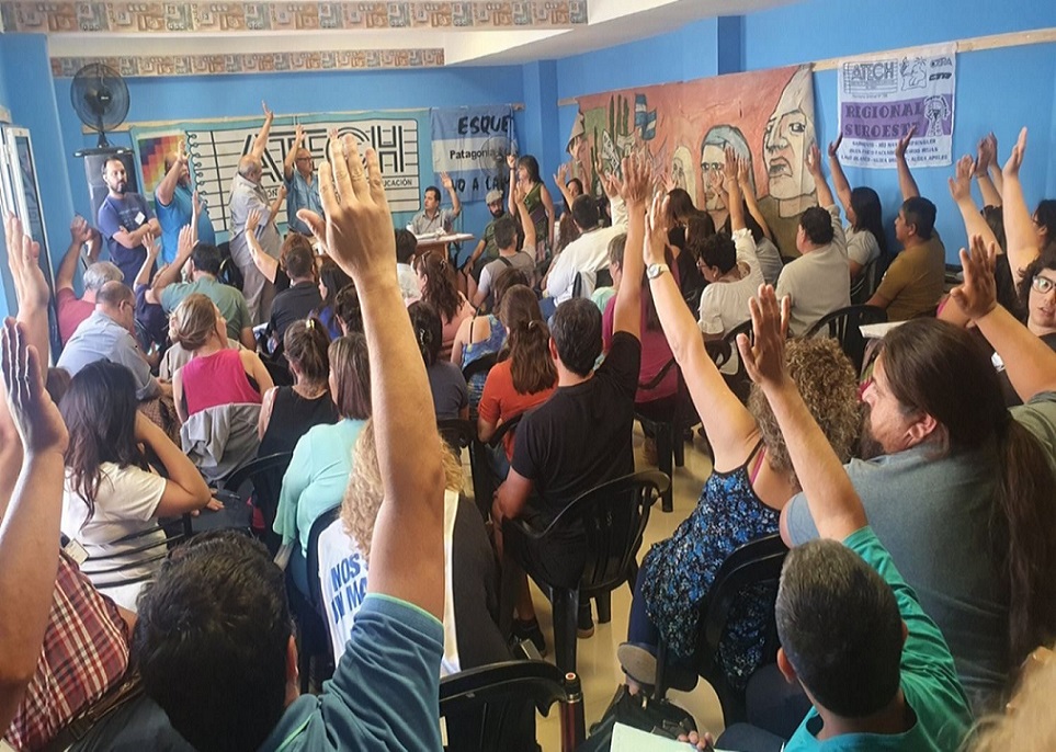 “Habrán asambleas escolares los días martes y miércoles y este ultimo día definir con reunión de Consejo la continuidad o no de la medida”, dijo Santiago Goodman.