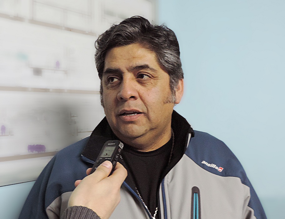 “Pedimos a los Concejales que generen las herramientas necesarias para dotar de insumos, herramientas y elementos de seguridad para los trabajadores que están expuestos”, destacó Oscar Coñuecar.   