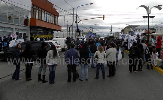 Los docentes de Río Grande reclamaron en la Delegación de la Legislatura