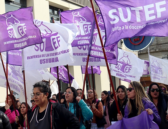 SUTEF informará al Ejecutivo la decisión de la docencia fueguina en la Mesa Paritaria Salarial que se desarrollará este viernes 17 a las 15 horas en el Ministerio de Educación en Ushuaia.