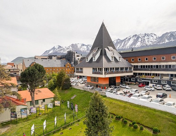Los trabajadores estatales y docentes de Tierra del Fuego retomarán sus actividades normales el próximo miércoles 22 de noviembre, en virtud del traslado del Día del Trabajador Público Provincial al martes 21 de noviembre.
