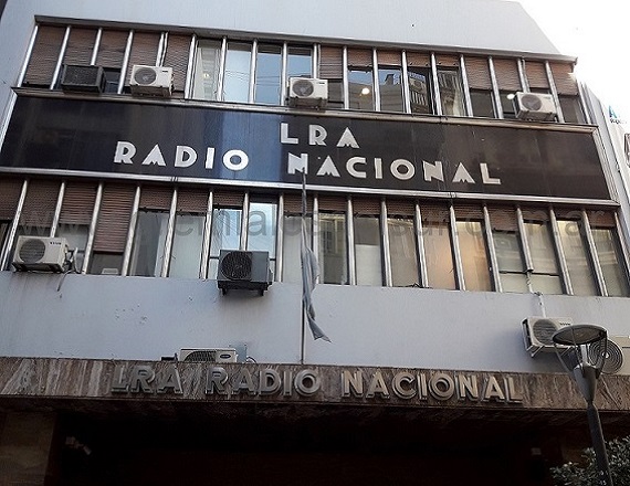 “Queremos resaltar que Radio Nacional es una de las instituciones públicas que genera menos gastos. Nuestro compromiso va más allá de ser simplemente un gasto en el erario público”, destacaron los trabajadores de Radio Nacional.