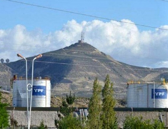 “Luego del Plenario y la concentración en Kilómetro 3 empieza el paro total de actividades y el día lunes, si no se arregla el conflicto, hacemos un paro general en toda la Cuenca en la provincia de Chubut”, indicó Jorge Ávila.