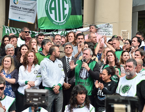 “Si nuestros justos reclamos no encuentran respuestas, las medidas se van a profundizar, la conflictividad irá en ascenso, y la afectación de la paz social no será nuestra responsabilidad”, advirtió Rodolfo Aguiar.