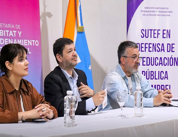 “Somos una organización que nos caracteriza la protesta, la incomodidad en la lucha política, pero también cuando pasan estas cosas somos agradecidos”, dijo Horacio Catena, Secretario General del SUTEF.